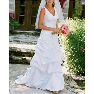 Davids Bridal Pick Up Gown. Size 6